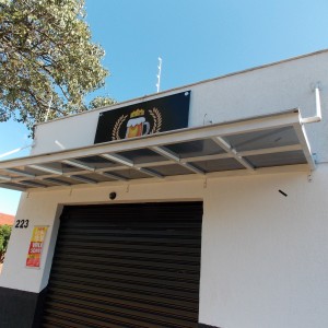 TOLDO EM POLICARBONATO